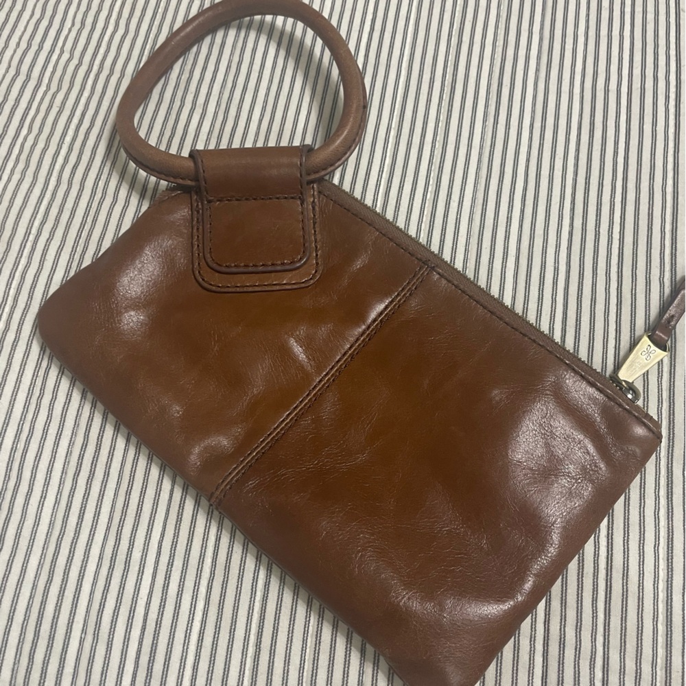 HOBO bags Sable wristlet like new!